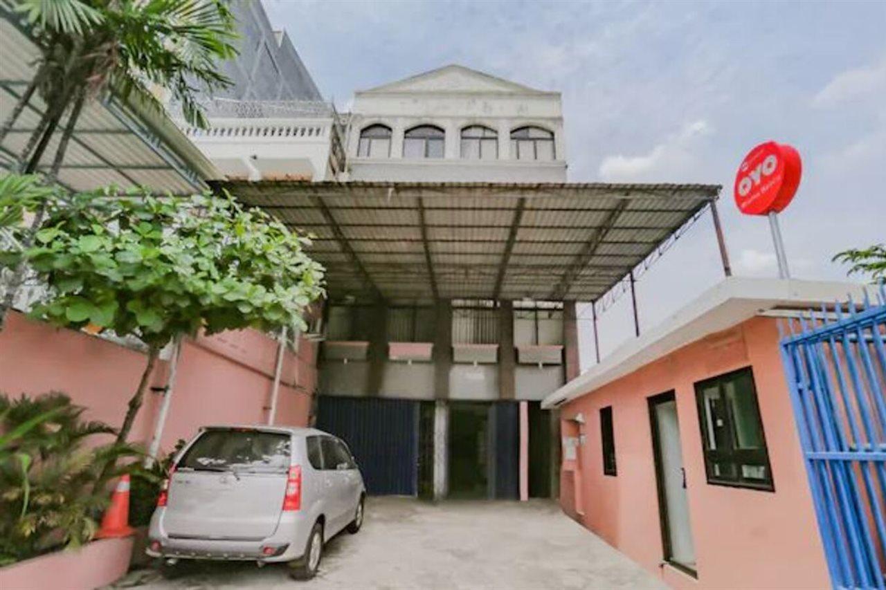 Hotel Reddoorz Syariah Near Stasiun Karet Giacarta Esterno foto