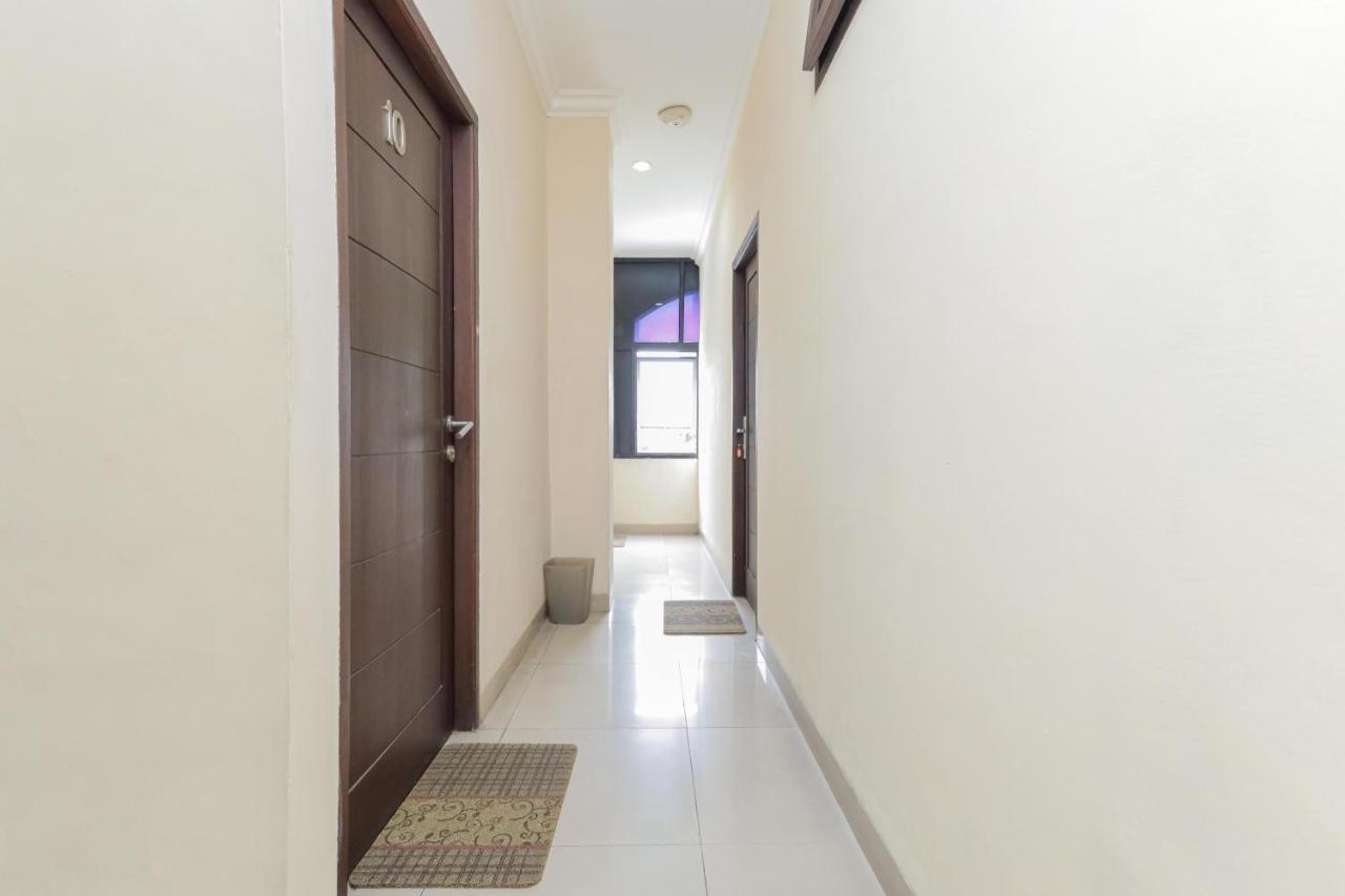 Hotel Reddoorz Syariah Near Stasiun Karet Giacarta Esterno foto